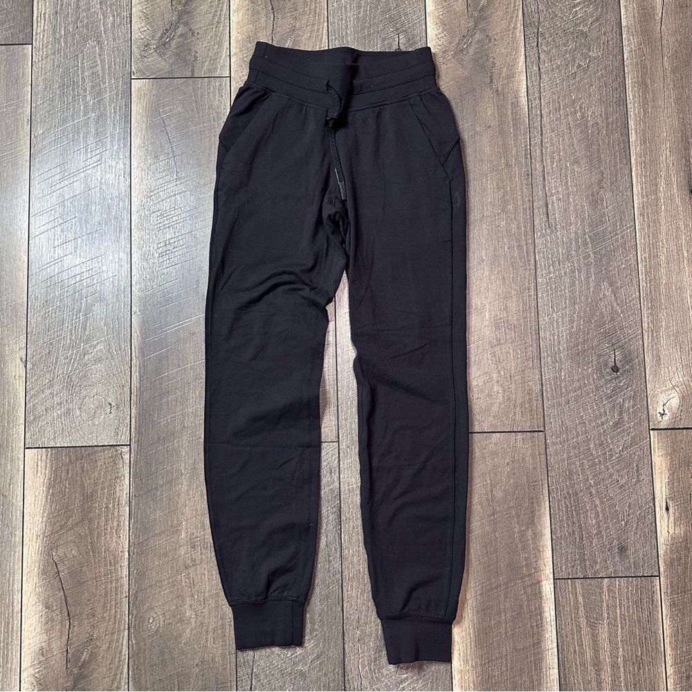 Lululemon Ready To Rulu Pant *29"
Black